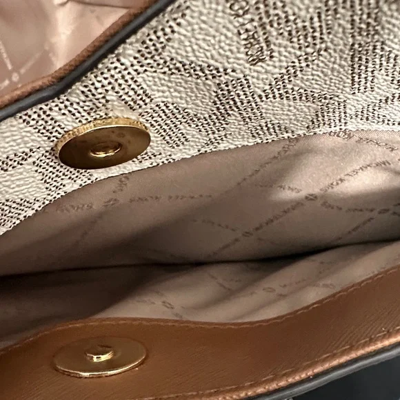 Michael Kors Jet Set Travel large chain shoulder tote bag - Picture 9 of 14